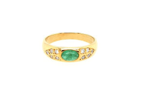 Ring 750/000 (18 Karat) Gold mit Smaragd und Brillanten aus zweiter Hand, getragen