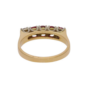 Ring 585/000 (14 Karat) Gold mit Rubinen getragen 25320755