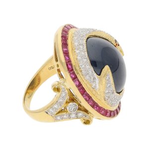 Ring 750/000 (18 Karat) Gold mit Saphir, Rubine & Brillanten getragen 25320986