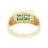 Herrenring 585/000 (14 Karat) Gold mit Smaragd und Brillant, getragen 25321673