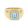 Ring 750/000 (18 Karat) Gold mit Blautopas und synth. Zirkonia getragen 25321929