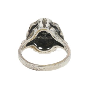 Trachten Ring 835/000 Silber, leicht geschwärzt, mit Granat, getragen 25323229